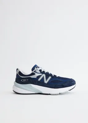 990v6 'Navy' Sneakers