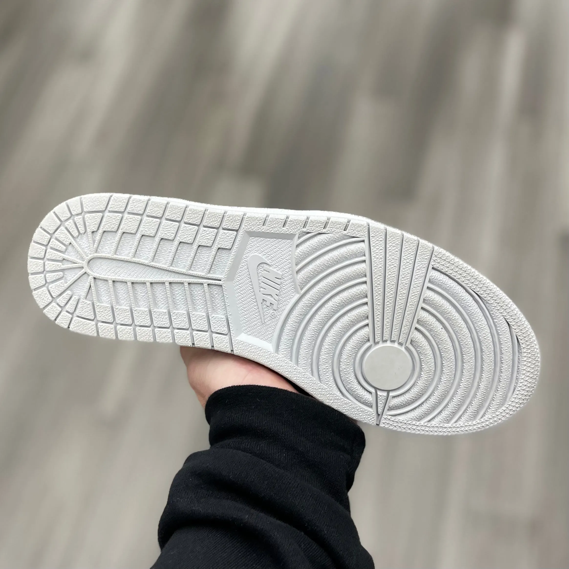 Air Jordan 1 Retro Low “Neutral Grey”