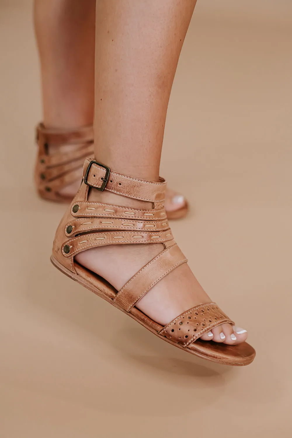 Artemis Bedstu, Tan Rustic