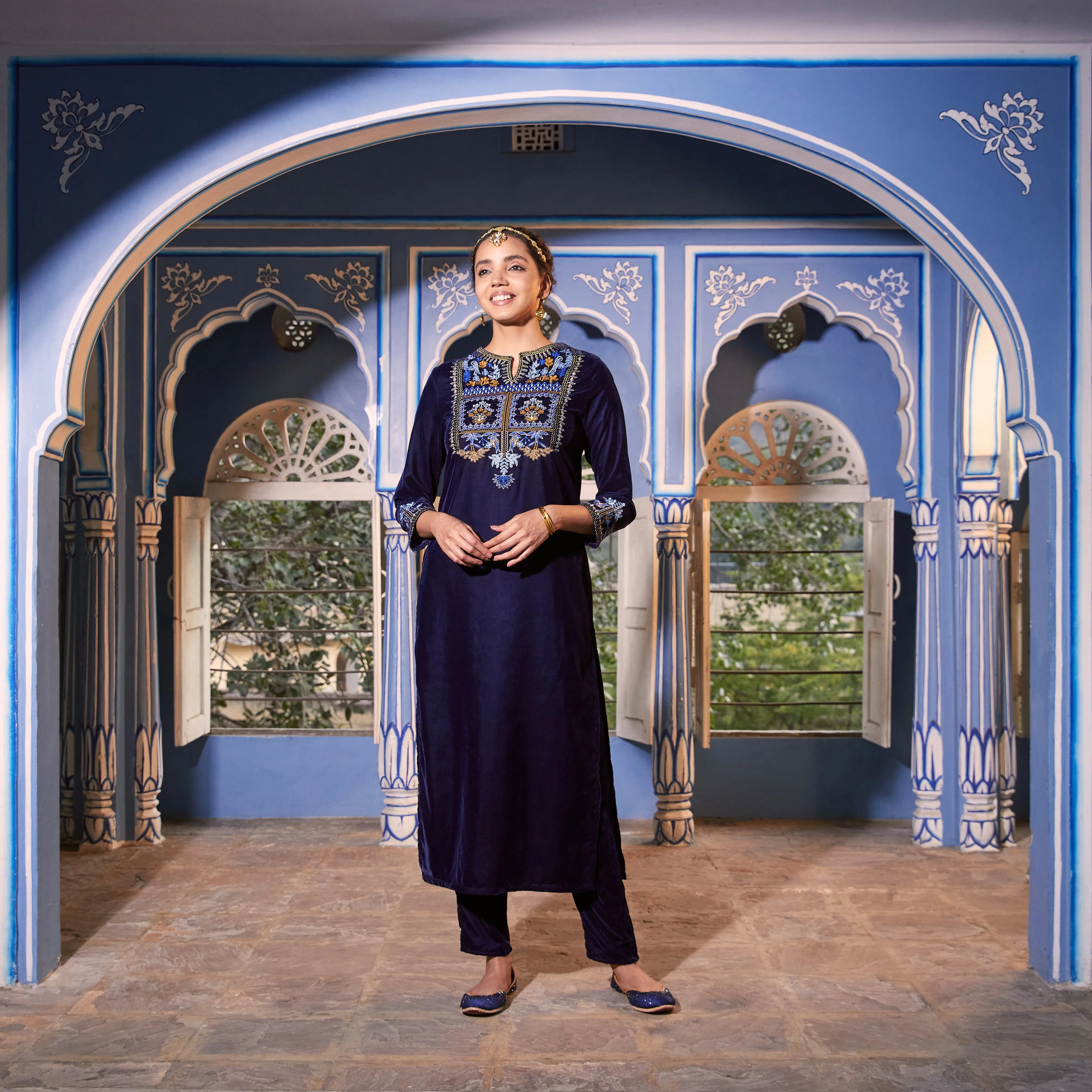 Blue Velvet High Slit Zari Embroidered Kurta