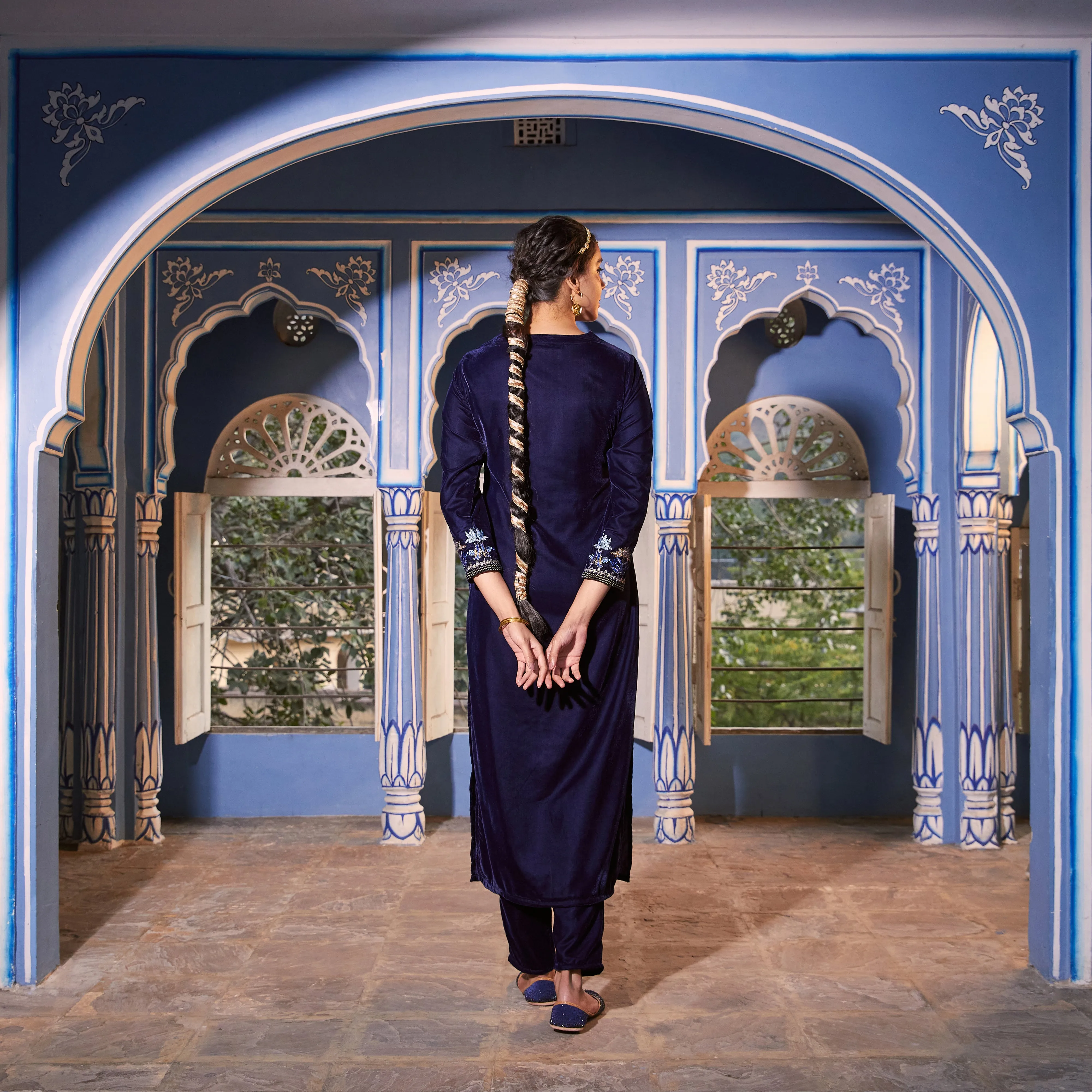 Blue Velvet High Slit Zari Embroidered Kurta