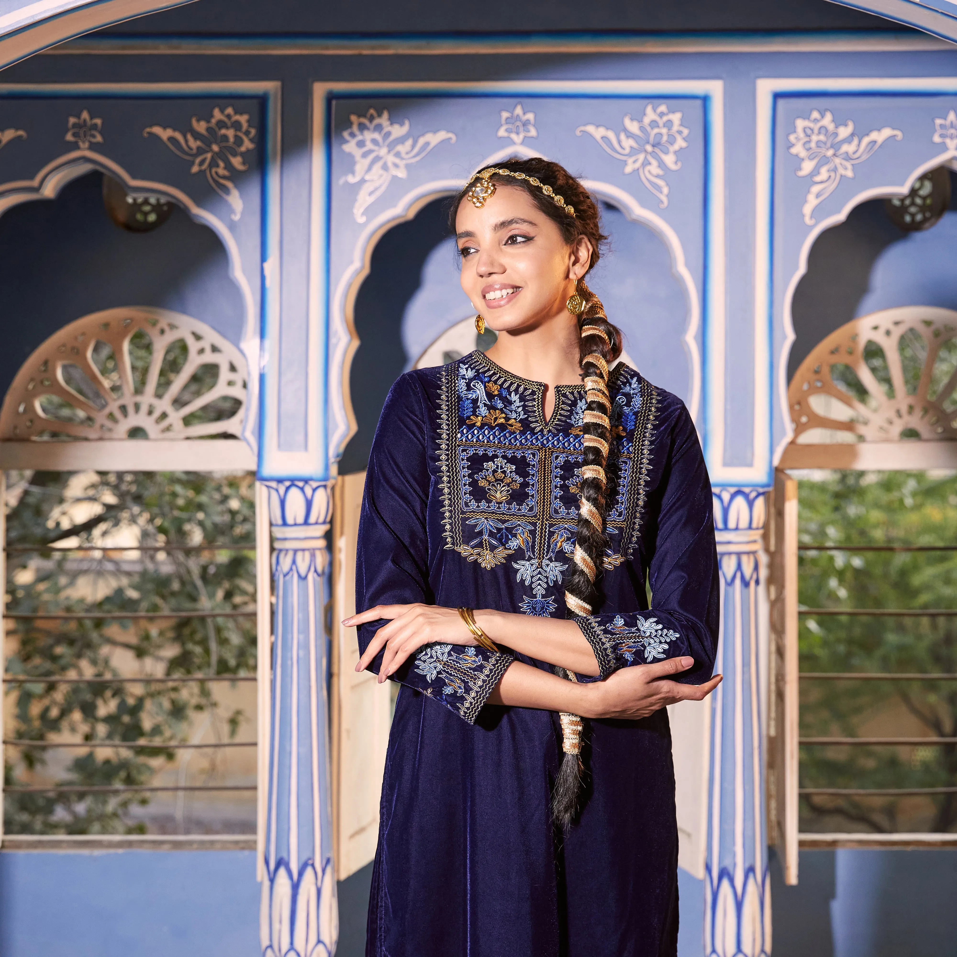 Blue Velvet High Slit Zari Embroidered Kurta