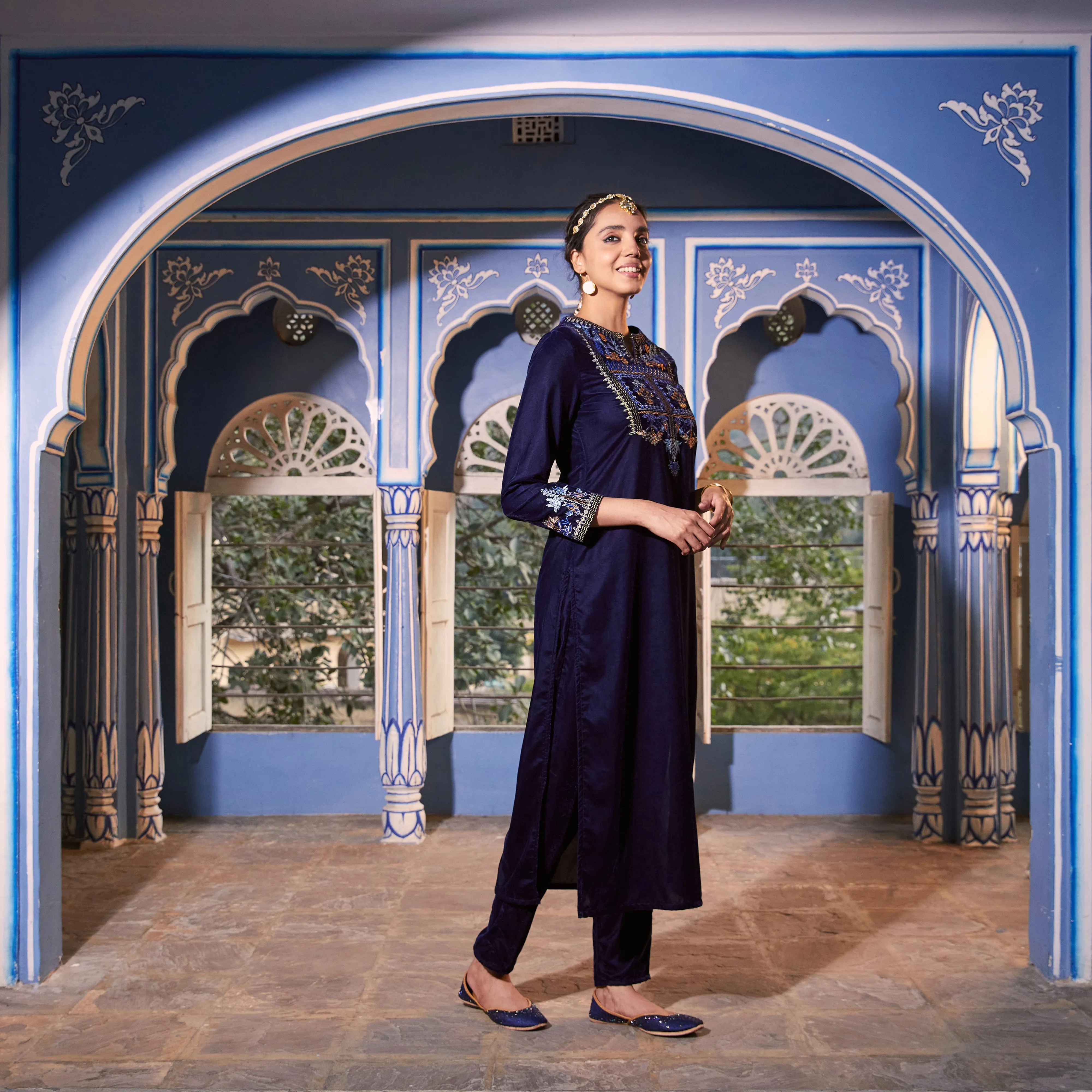 Blue Velvet High Slit Zari Embroidered Kurta