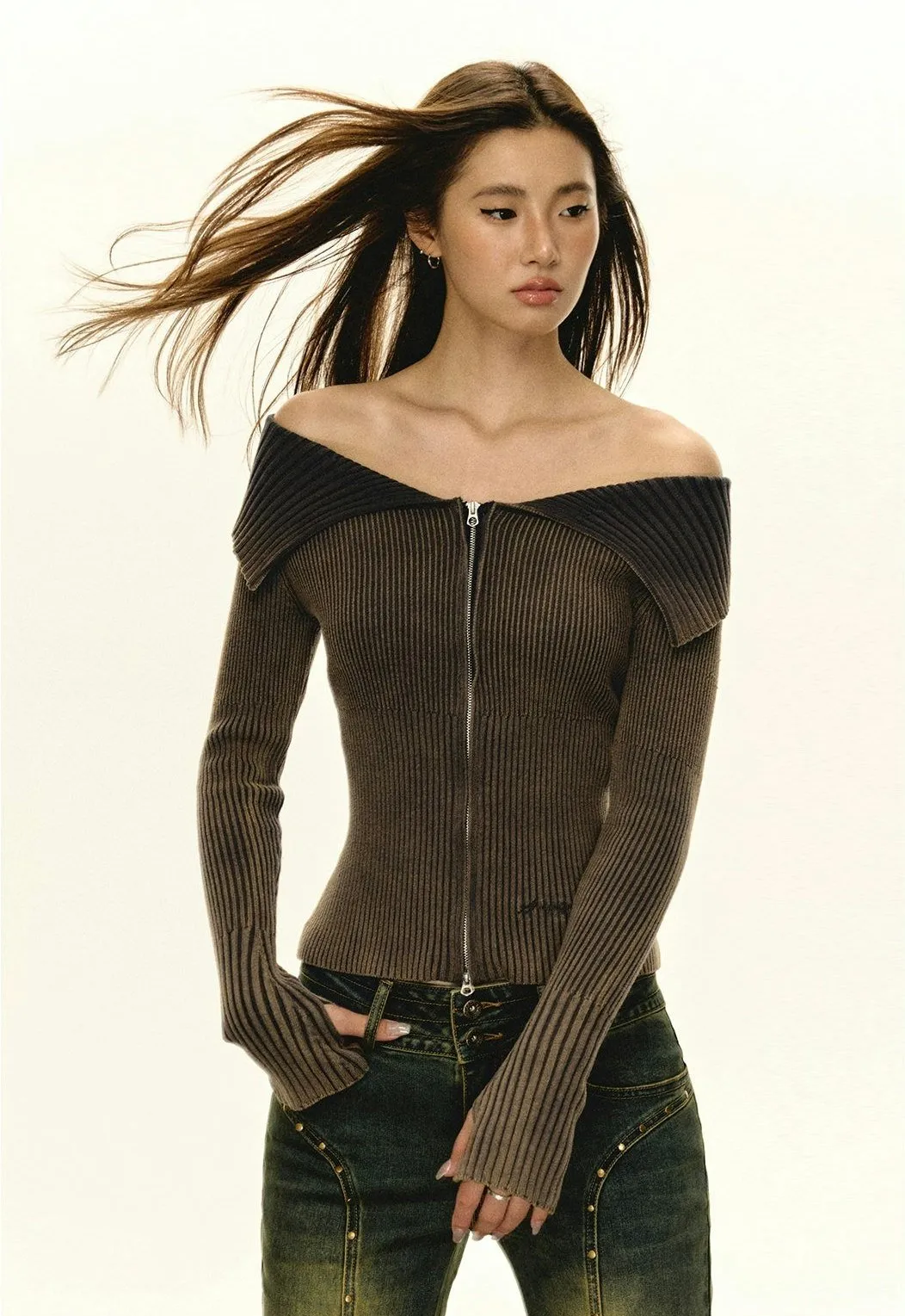 Off-Shoulder Ribbed Gradient Knit Zip-up Sweater